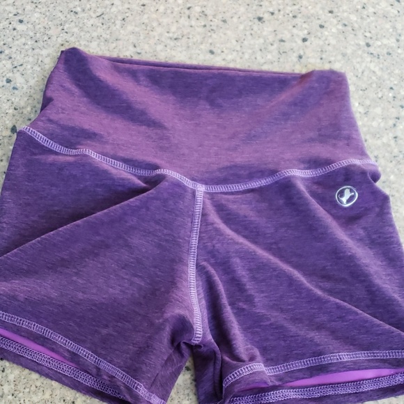 abs2b Pants - Abs2b highwaisted butt scrunch shorts